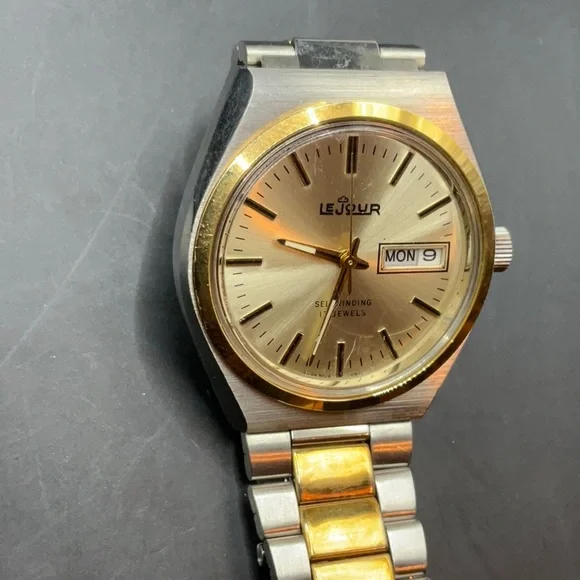 Vintage Le Jour 17 Jewels Self Winding Two Tone Mens Watch